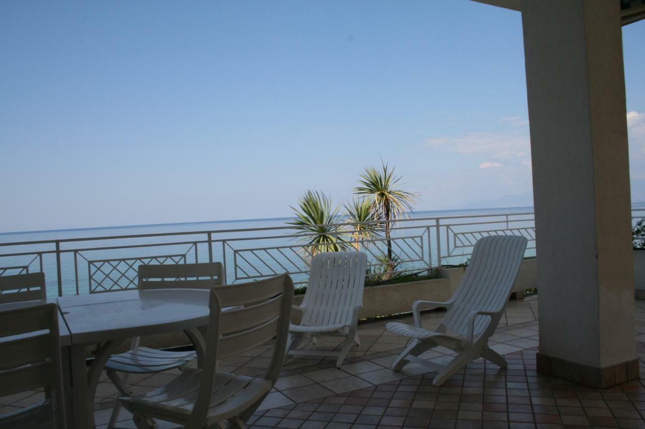 Villa Laura - Sul Mare ピッツォ エクステリア 写真